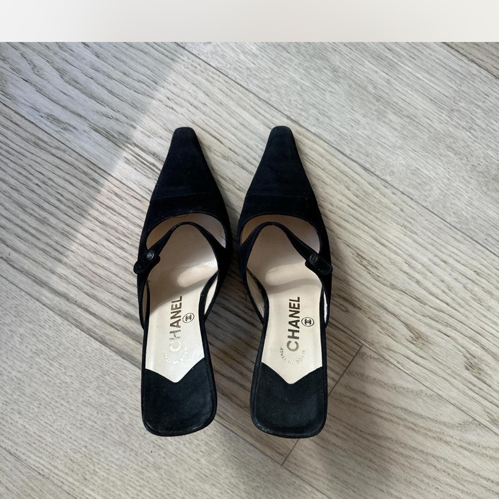 CHANEL Black Suede Heels - Picture 4 of 4